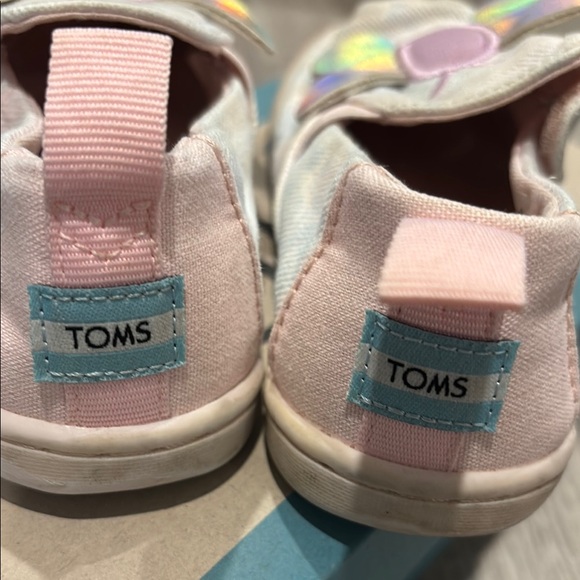 TOMS Cream Slip-On Sneakers with Pastel Butterfly Appliqué - Picture 6 of 6